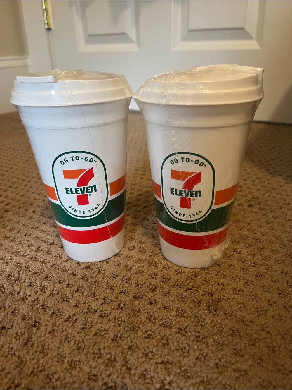 2 seven eleven vintage to go cups